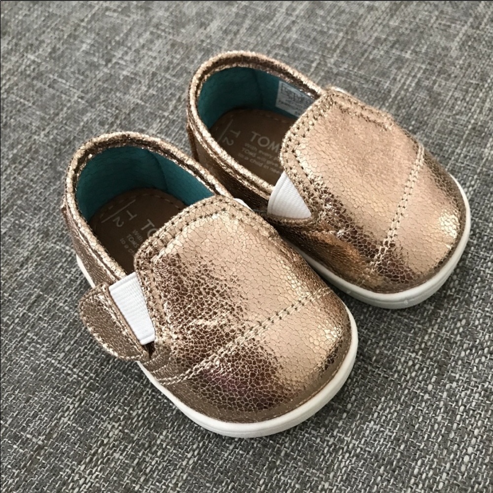 Metallic Rose Gold Toms size T2